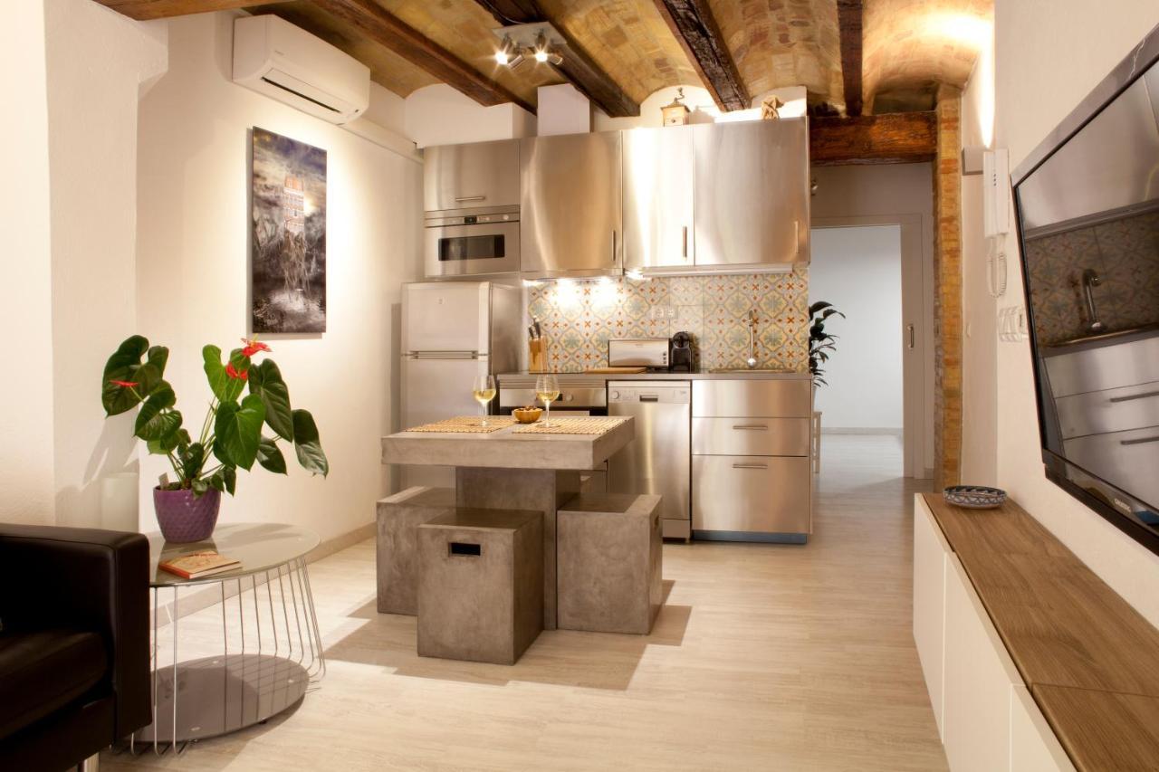 Authentic Charming Apartment/Wifi/Air Conditioning บาเลนเซีย ภายนอก รูปภาพ