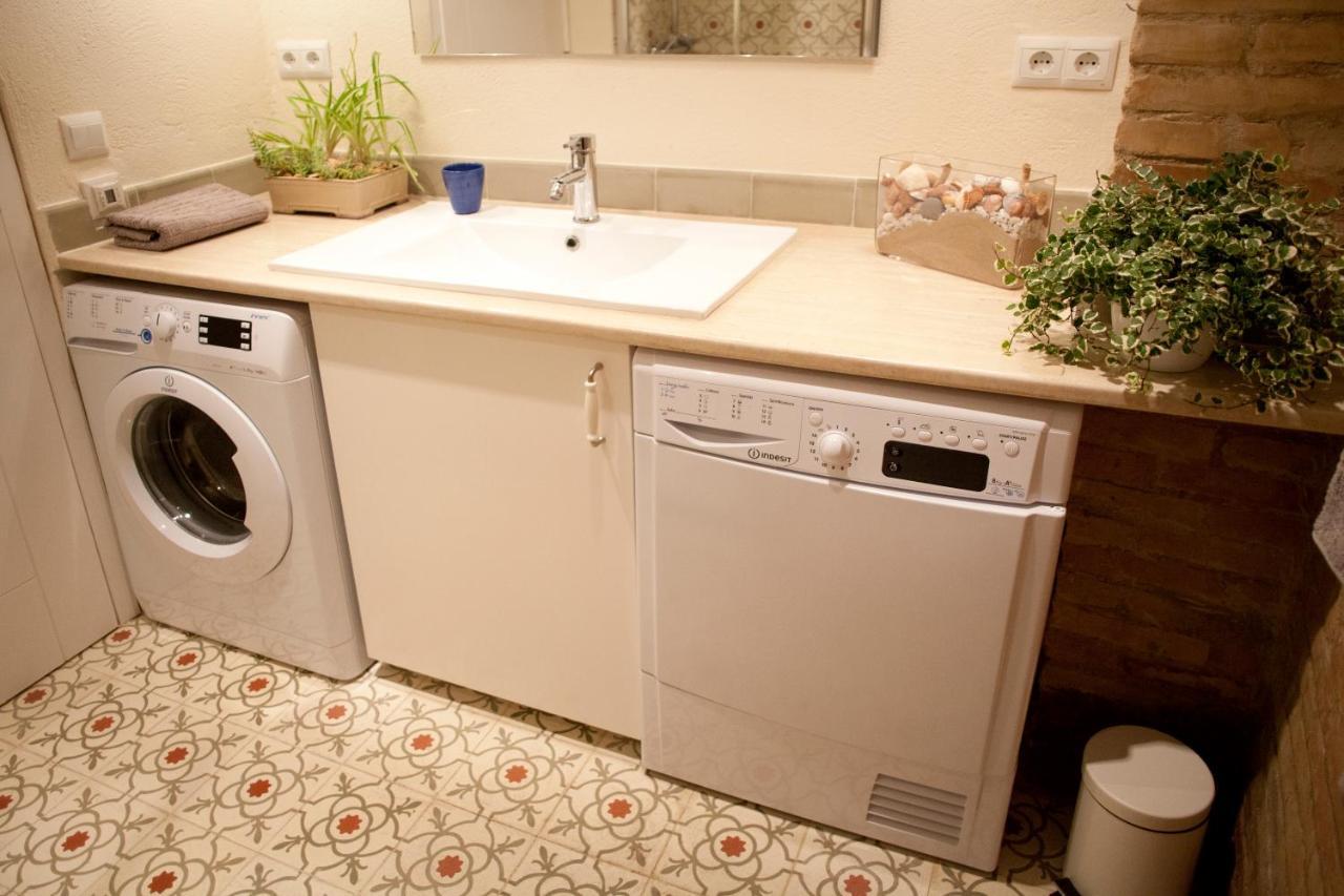 Authentic Charming Apartment/Wifi/Air Conditioning บาเลนเซีย ภายนอก รูปภาพ